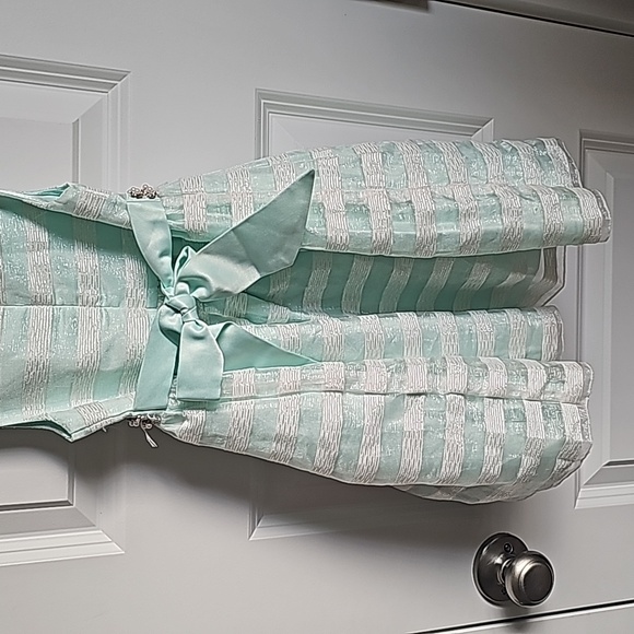 American Princess Formal Dress in Kids Size 2T - Picture 11 of 14